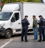 découvrez les conséquences légales et financières de la conduite sans permis pour un camion de 20m3 et comment obtenir le permis adéquat.